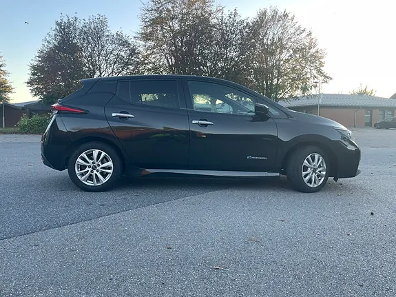 Nissan Leaf 2018 photo 4