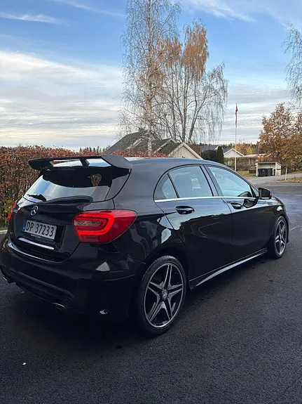 Mercedes-Benz A 180 2014 photo 2