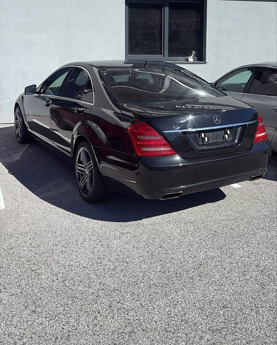 Mercedes-Benz S-Class 2006 photo 2