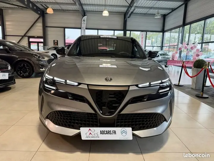 Alfa Romeo Junior 2025 photo 2