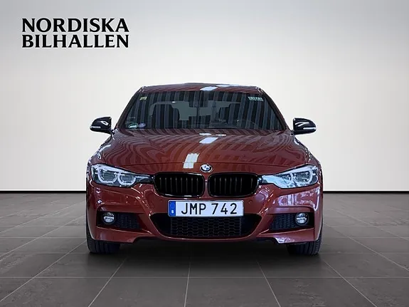 BMW 330I 2018 photo 2
