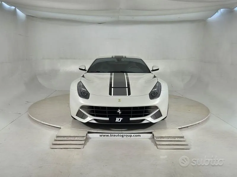 Ferrari F12 Berlinetta 2013 photo 2