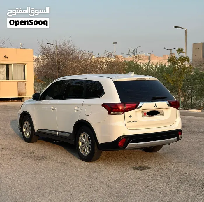 Mitsubishi Outlander 2017 photo 2