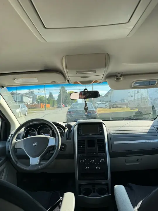 Dodge Grand Caravan 2010 photo 5