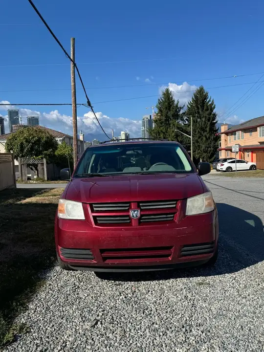 Dodge Grand Caravan 2010 photo 2