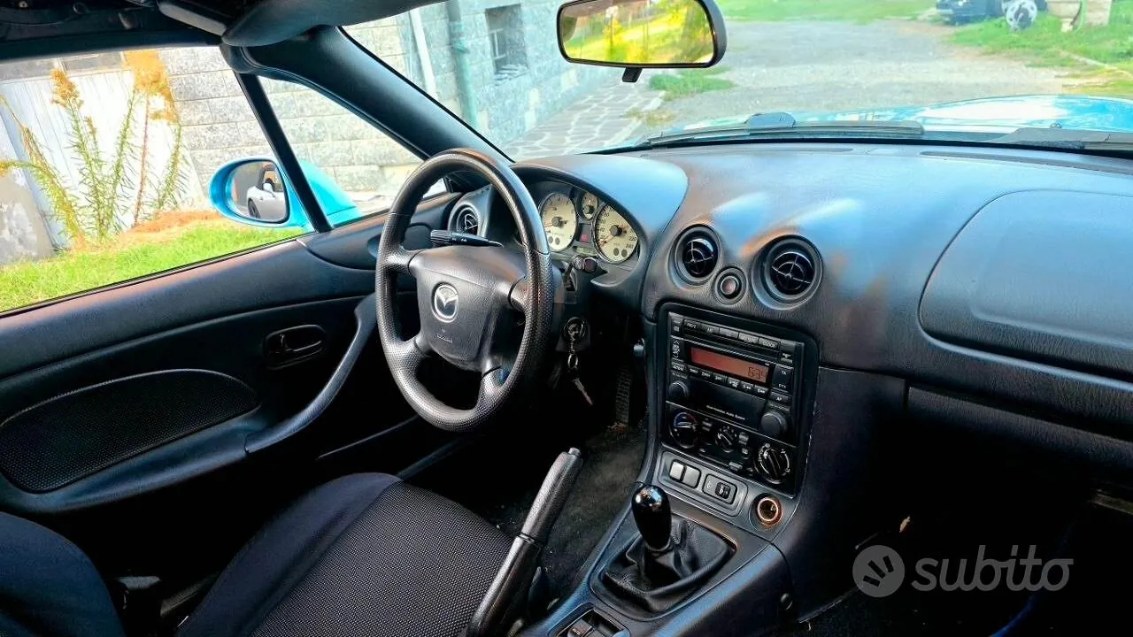 Mazda Mx-5 2003 photo 2