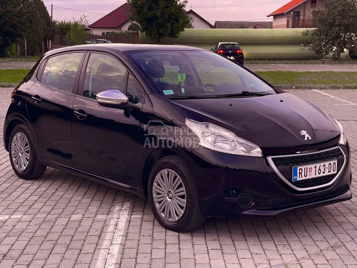 Peugeot 208 2013 photo 3