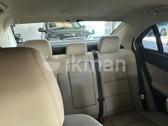 Mercedes-Benz E200 2011 photo 4