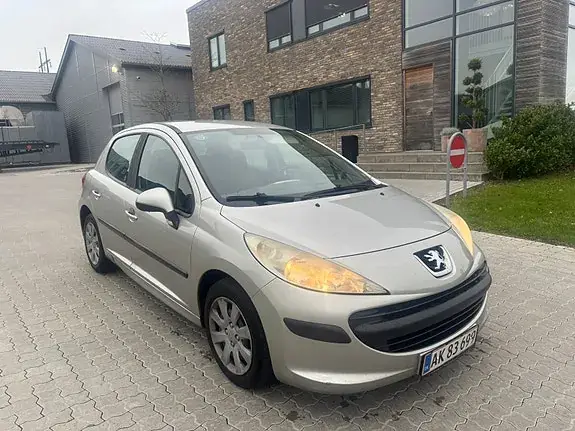 Peugeot 207 2006 photo 4