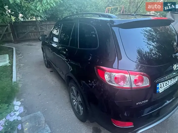 Hyundai Santa Fe 2012 photo 4