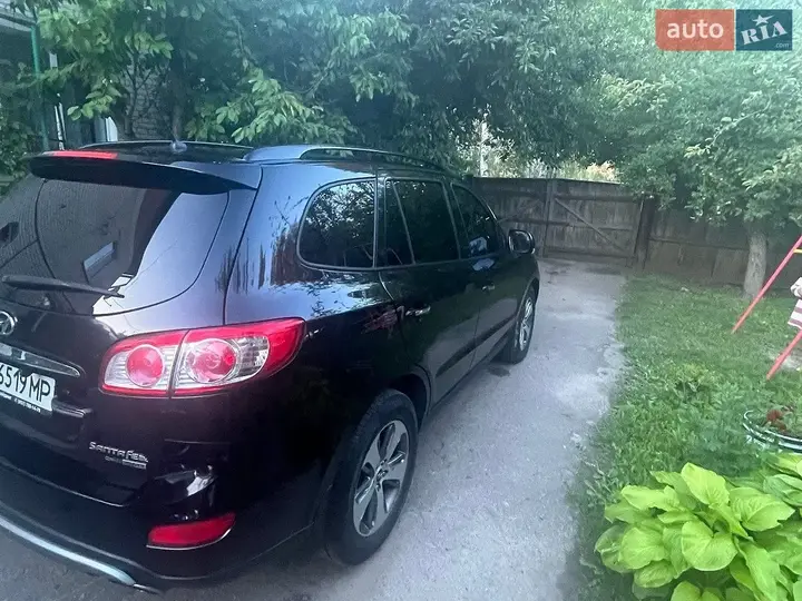 Hyundai Santa Fe 2012 photo 3