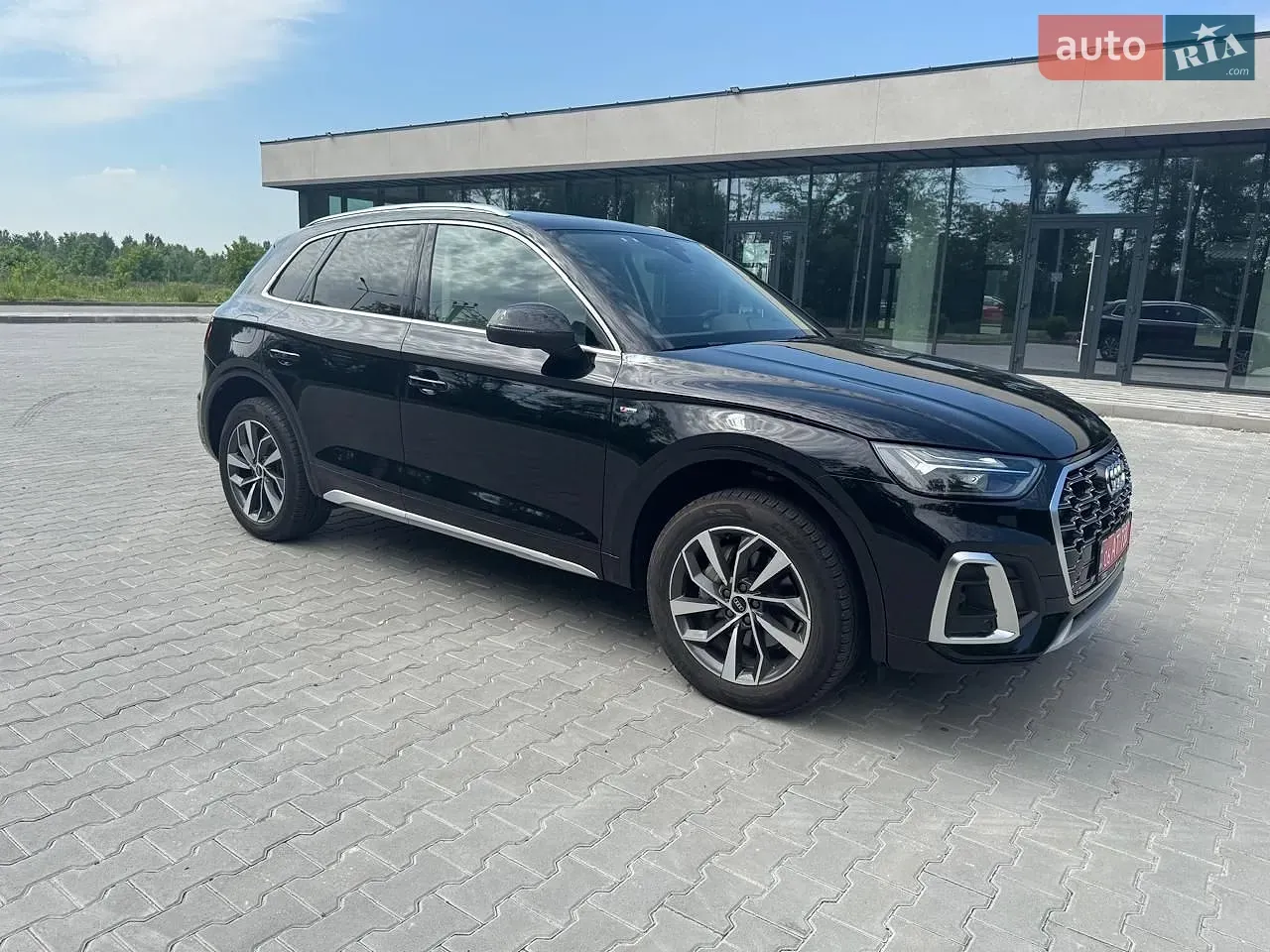 Audi Q5 2023 photo 2