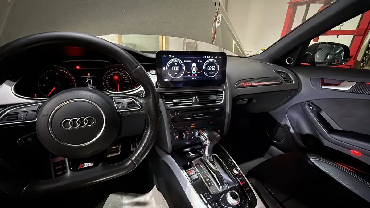 Audi A4 2013 photo 2