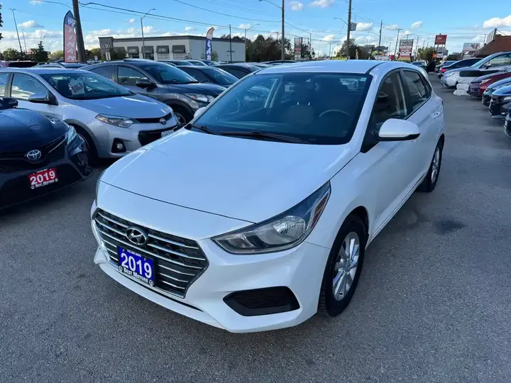 Hyundai Accent 2019 photo 2