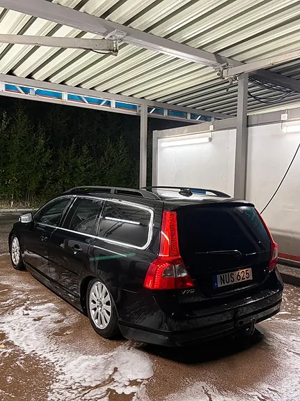 Volvo V70 2010 photo 4