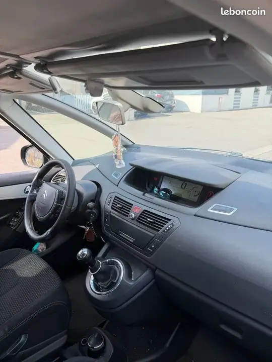 Citroen C4 Picasso 2010 photo 3