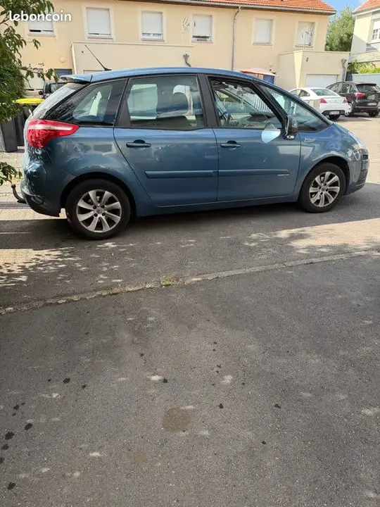 Citroen C4 Picasso 2010 photo 2