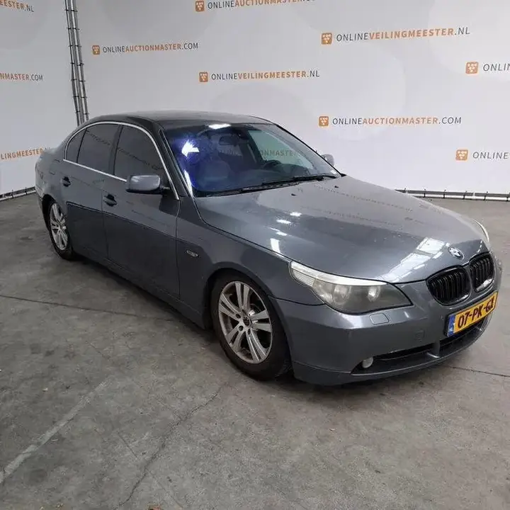 BMW 5 Series 2004 photo 3