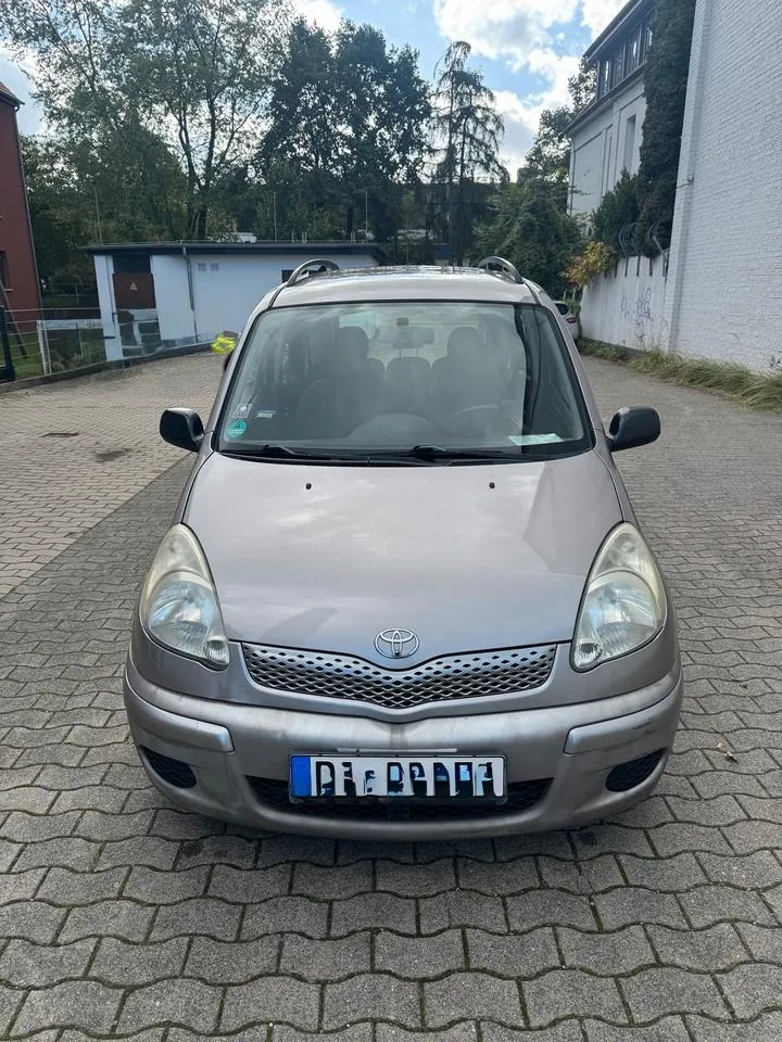 Toyota Yaris Verso