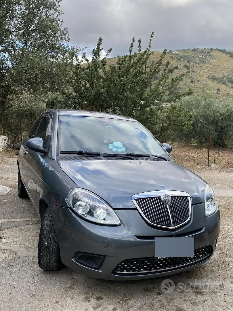 Lancia Ypsilon