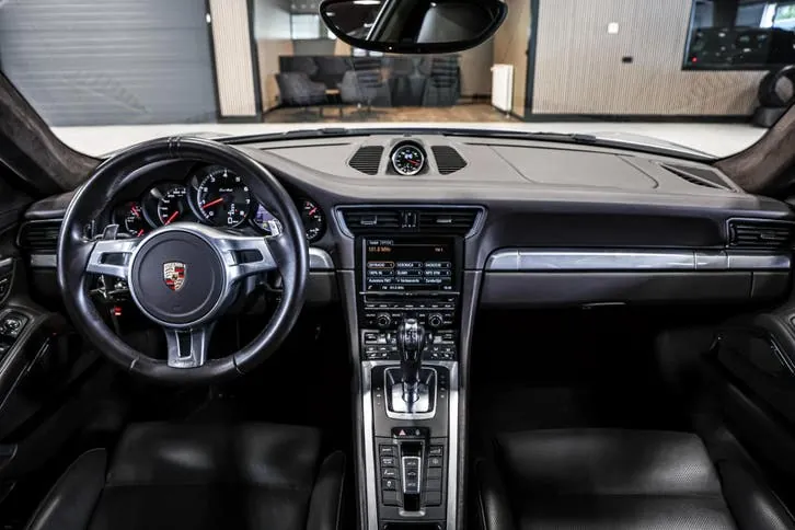 Porsche 911 2013 photo 2
