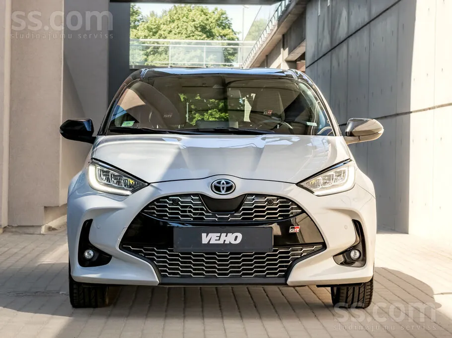 Toyota Yaris 2022 photo 2