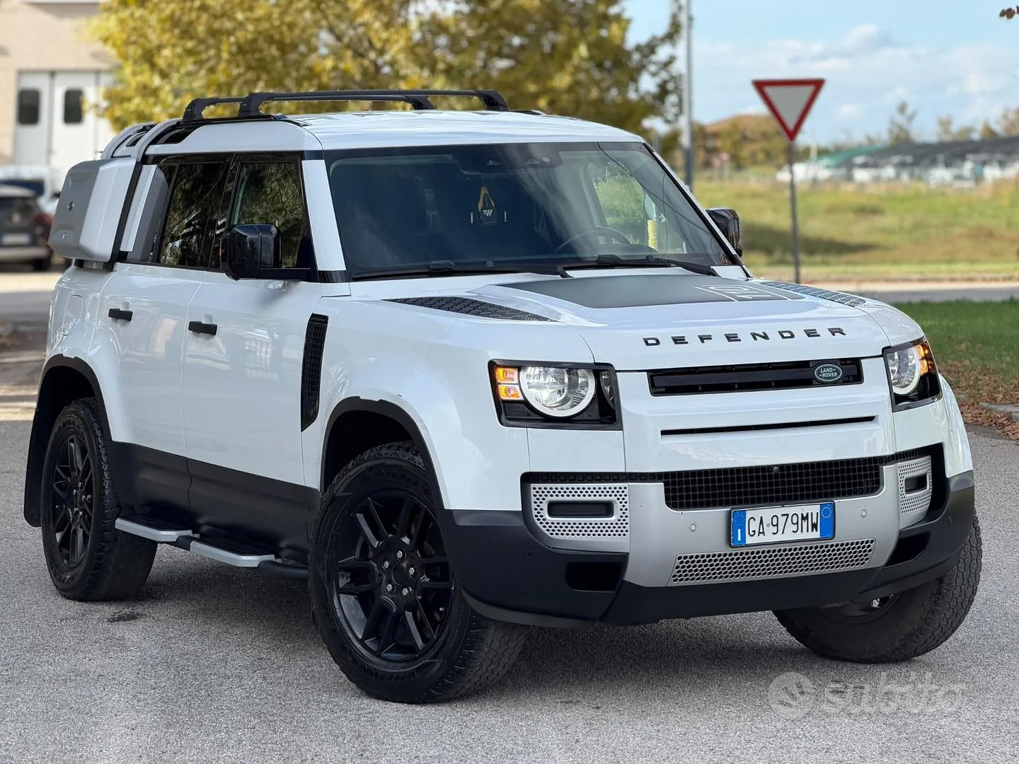 Land Rover Defender 2020 photo 2