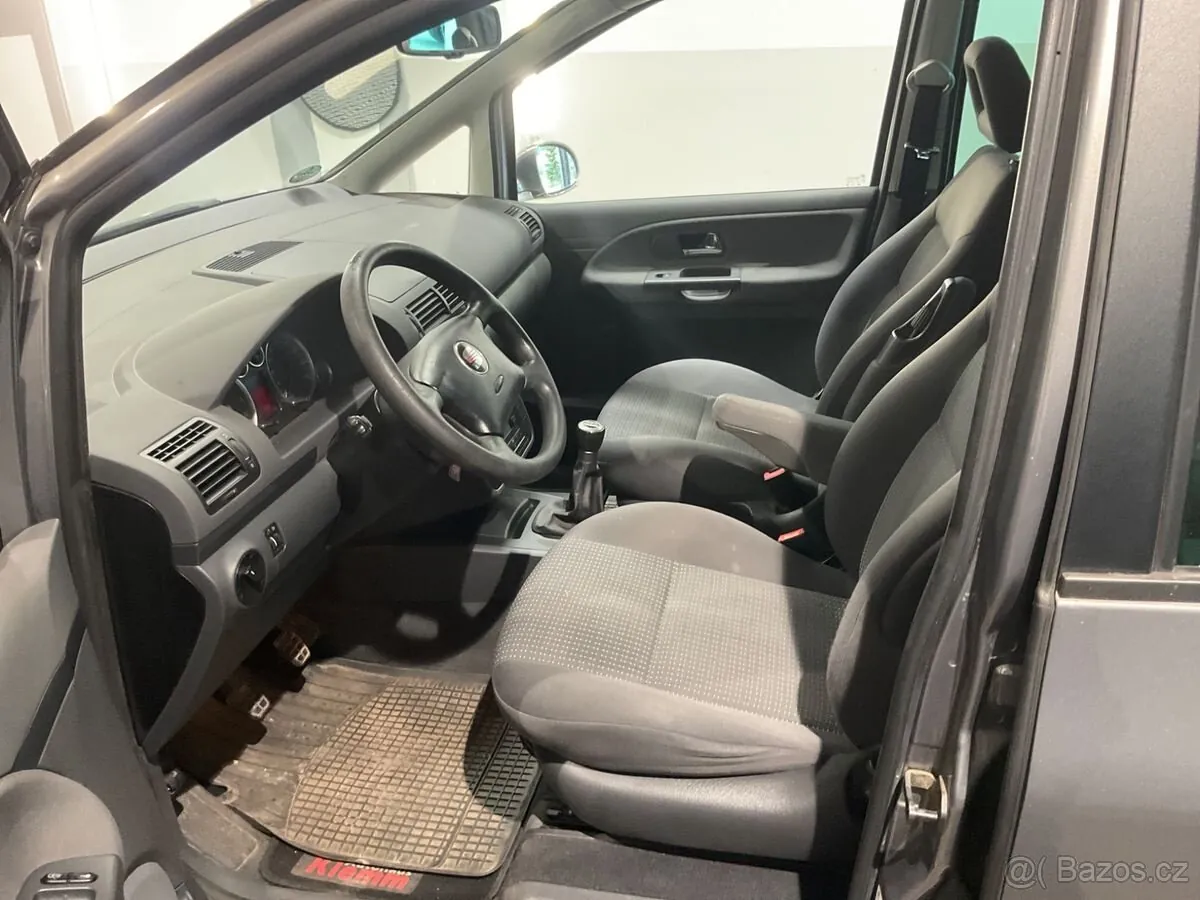 Seat Alhambra 2010 photo 3