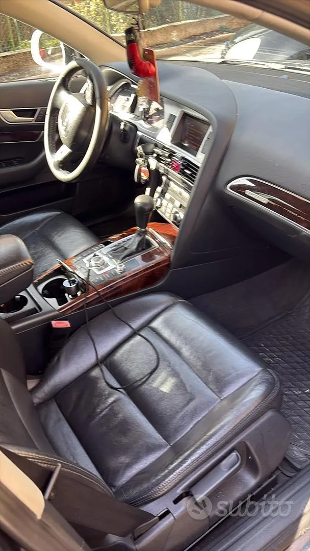 Audi A6 2010 photo 3