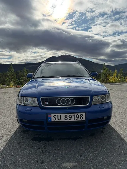 Audi S4 1999 photo 2