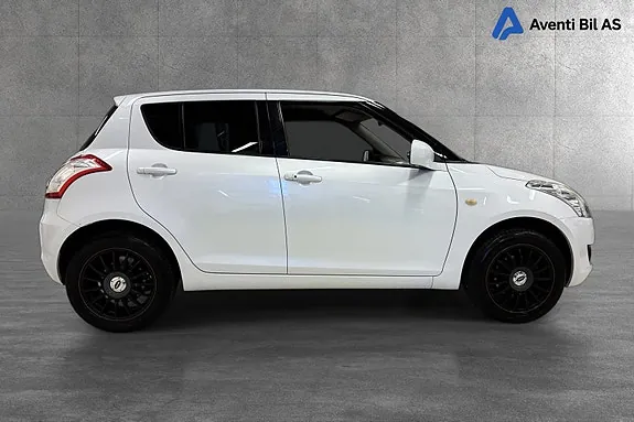 Suzuki Swift 2012 photo 2