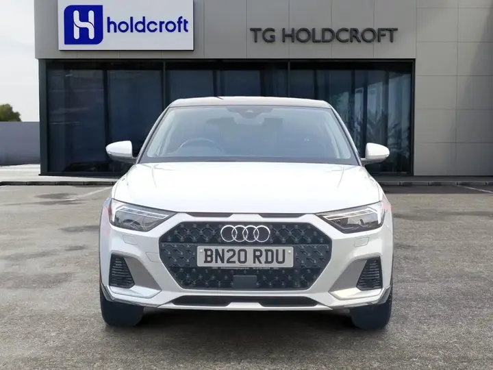 Audi A1 2020 photo 2