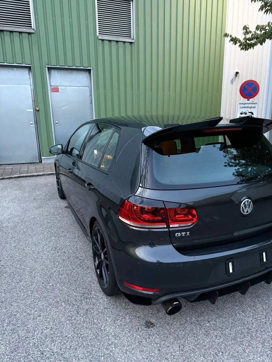 Volkswagen Golf 2012 photo 2