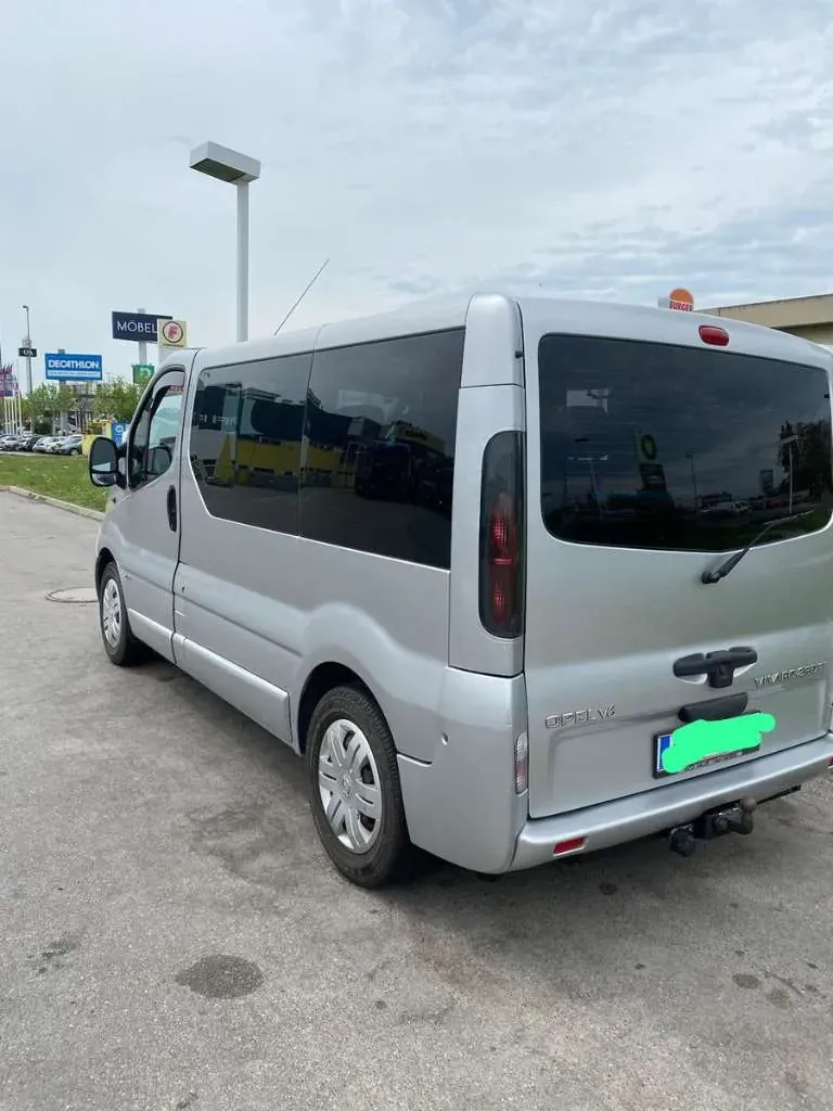 Opel Vivaro 2003 photo 2