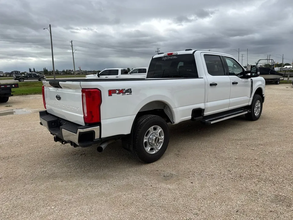 Ford F350 2023 photo 4