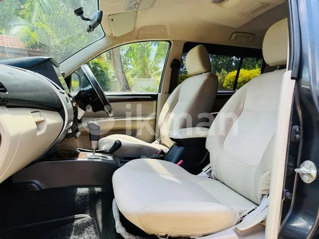 Mitsubishi Montero 2012 photo 4