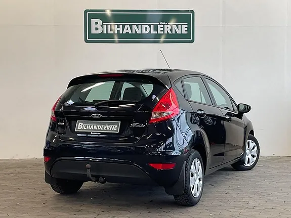 Ford Fiesta 2011 photo 2