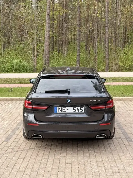BMW 530E 2023 photo 4
