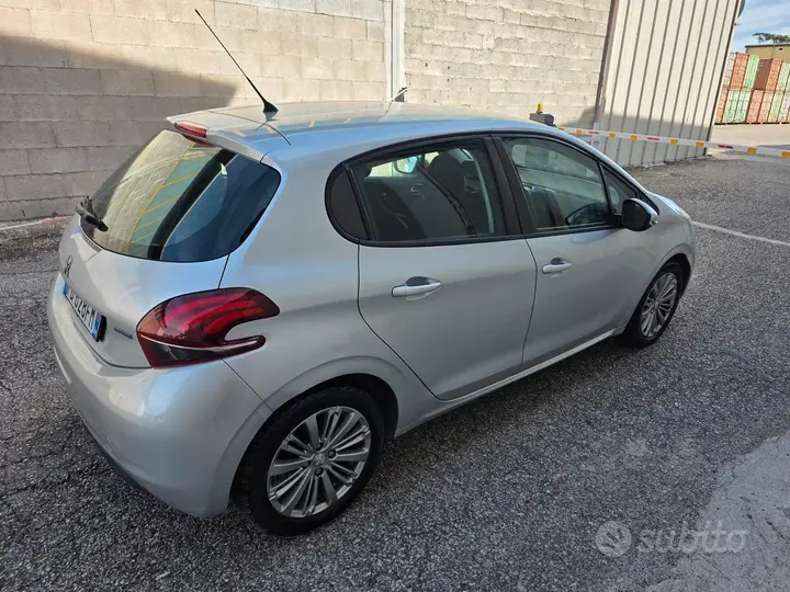 Peugeot 208 2016 photo 4
