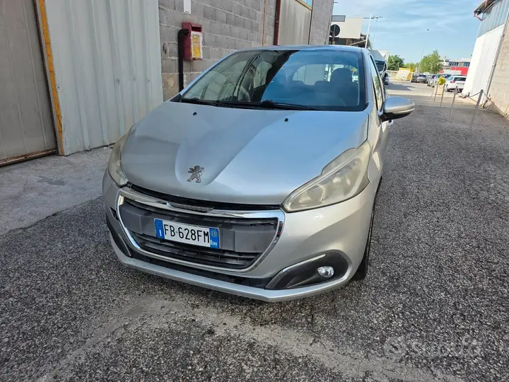 Peugeot 208 2016 photo 2