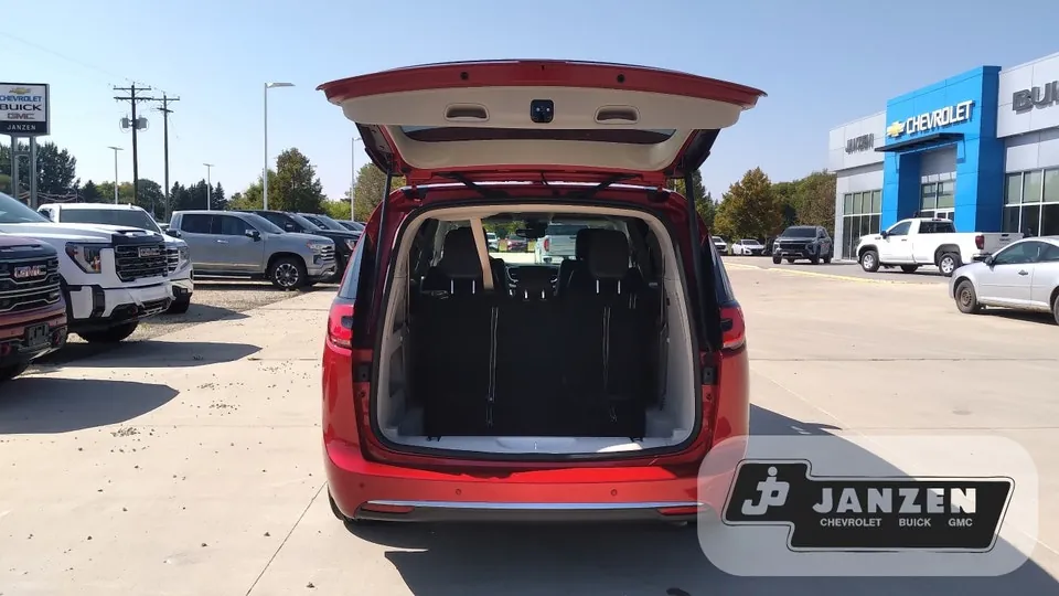 Chrysler Pacifica 2024 photo 4