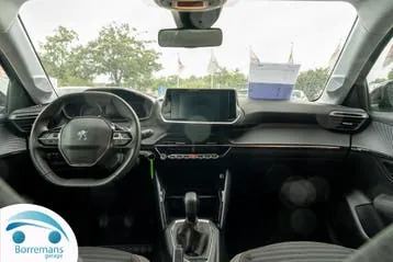 Peugeot 208 2023 photo 2