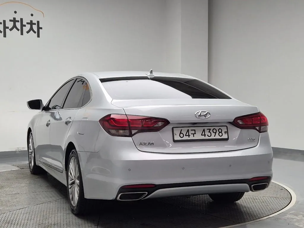 Hyundai Genesis 2015 photo 2