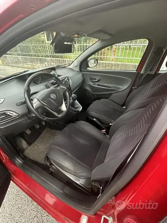 Lancia Ypsilon 2012 photo 4