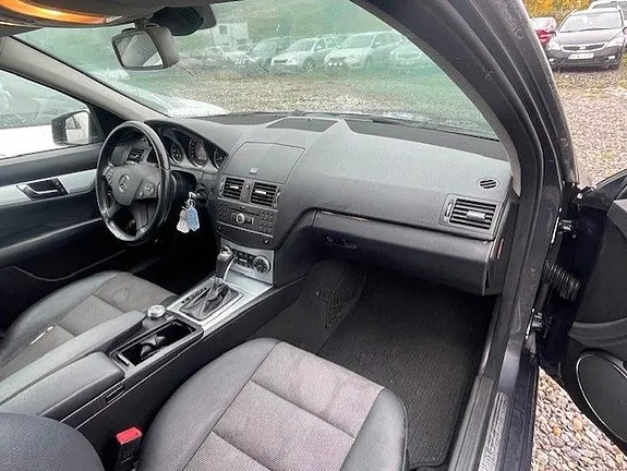 Mercedes-Benz C180 2011 photo 5