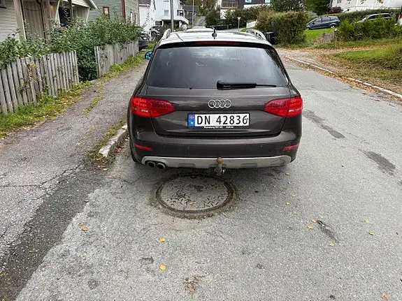 Audi A4 Allroad 2010 photo 2