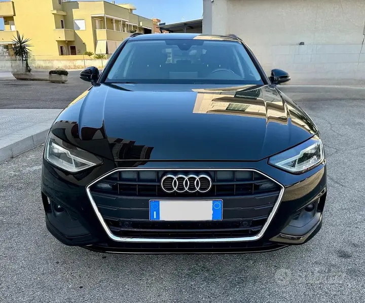 Audi A4 Avant 2023 photo 2