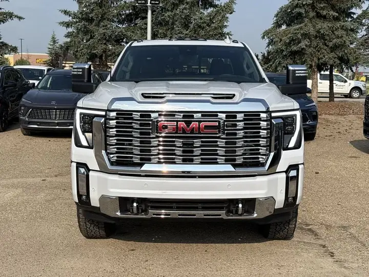 GMC Sierra 3500Hd 2026 photo 3