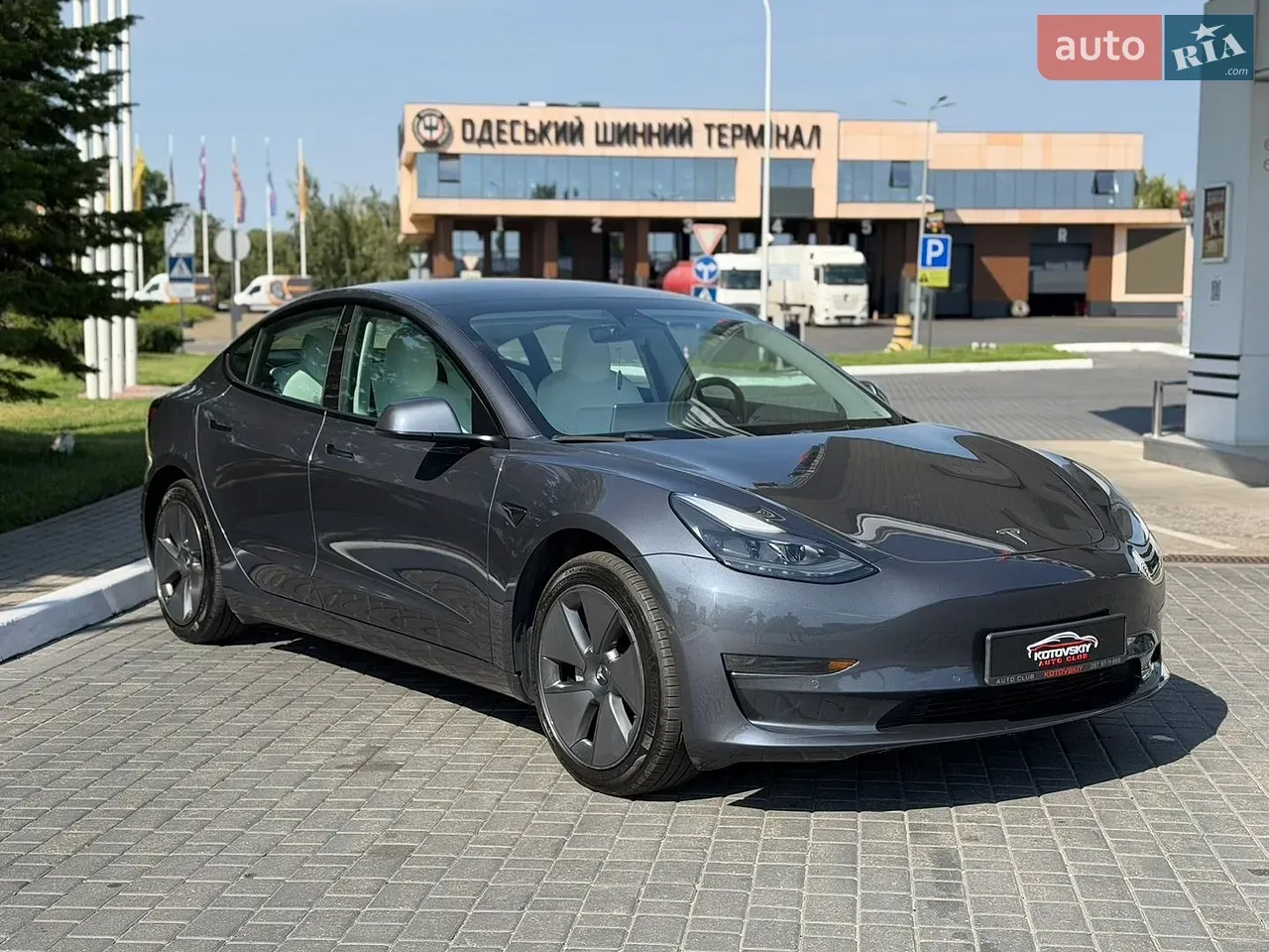 Tesla Model 3 2021 photo 3