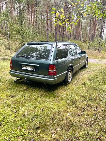 Mercedes-Benz E250 1994 photo 2
